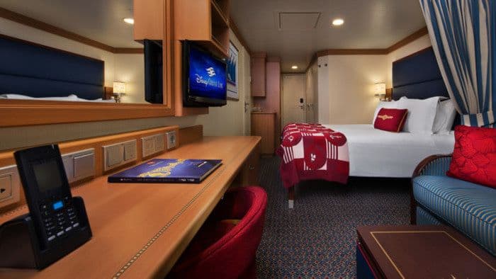 Disney Cruise Lines Disney Dream Accomm Verandah G09-DDDF-deluxe-family-oceanview-verandah-stateroom-cat4E-07.jpg